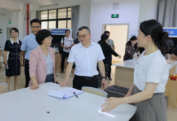 对标先进学经验 交流互鉴促发展——bat365在线官网平台高等职业技术学院、附设中医学校（广西中医学校）领导一行赴广西医科大学玉林校区开展交流学习活动