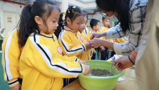 从娃娃抓起！我校中医药文化进校园活动走进广西外国语学院致达幼儿园