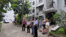 吴琪俊副校长带队开展明秀校区东区大板结构住房安全检查工作