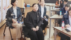 姚春校长参加学校集体听评课活动