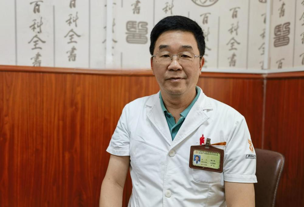 陈小刚 陈小刚