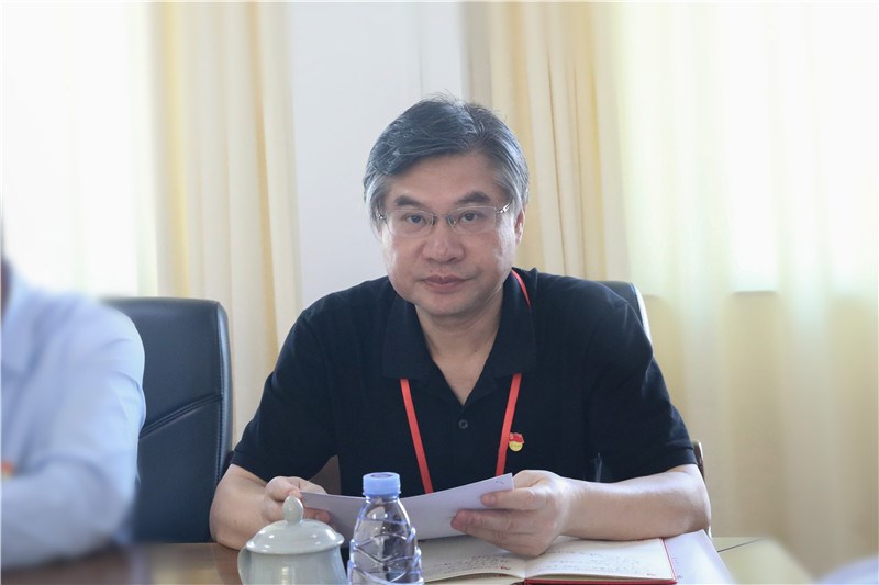 医院院长谢胜作中心发言