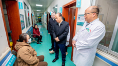 自治区副主席廖品琥到学校附属瑞康医院北湖南棉社区卫生服务中心调研