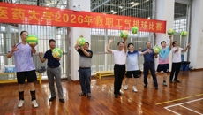 bat365在线官网平台庆祝建校70周年教职工气排球比赛