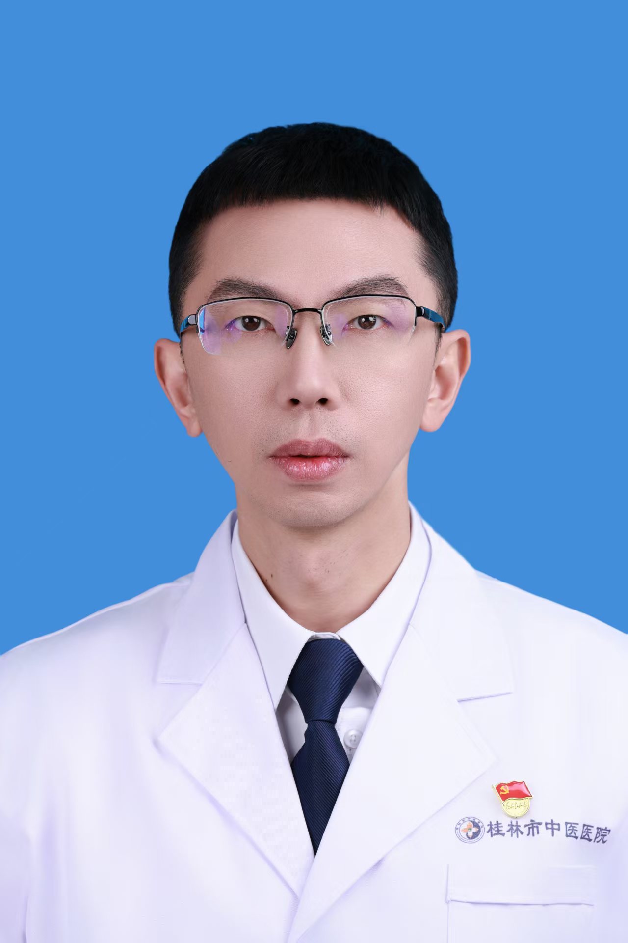 董庆华硕导照片