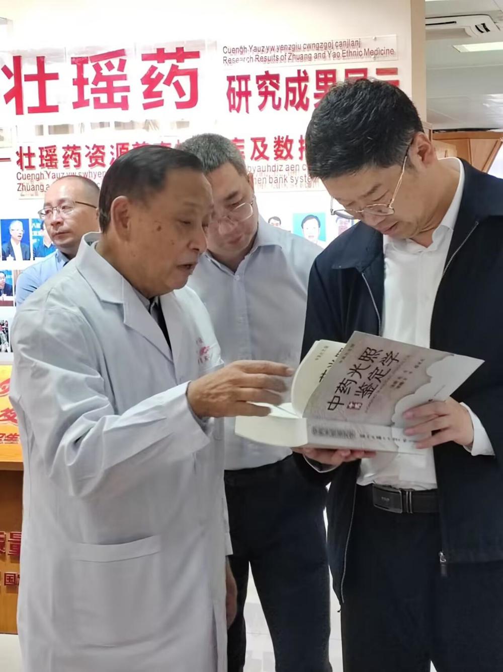 添加图片描述